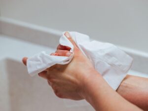 diferença entre a toalha umedecida e o lenço umedecido